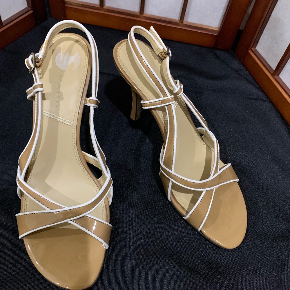 Tahari Women’s dress shoes. Size 8.5. Like New